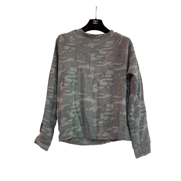 Monrow Women's Green Camo Striped Trim Rayon Blend Pullover Sweatshirt Medium - Picture 4 of 9